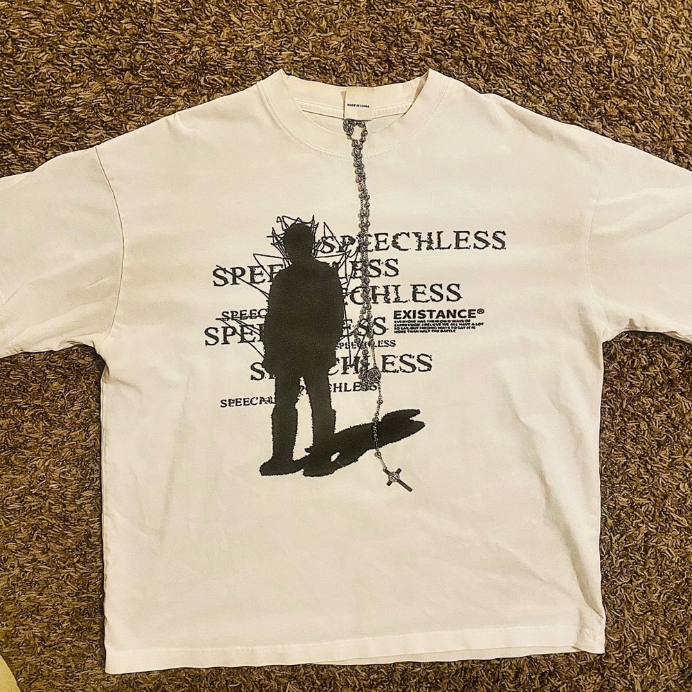 Speechless Graphic t shirt